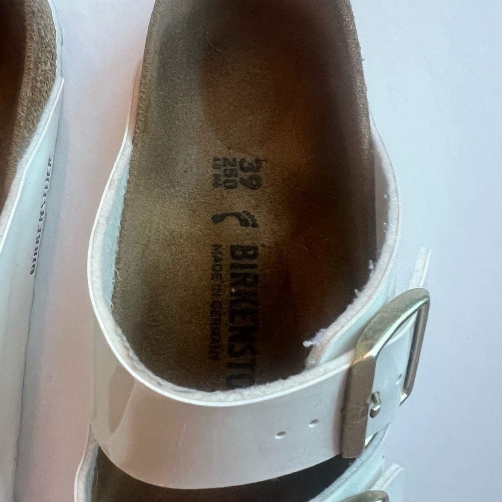 Birkenstock Arizona patent leather white gently used 9 39 - Picture 4 of 4